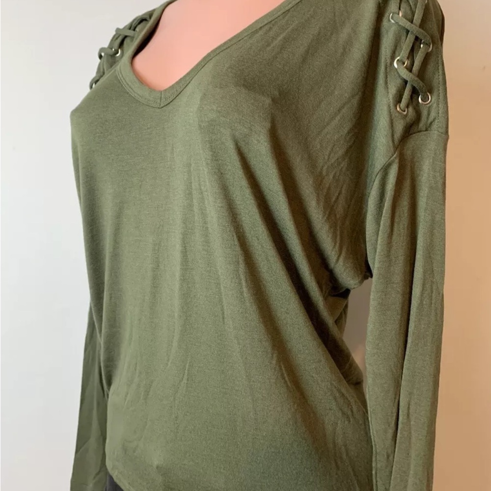 Express Women’s Super Soft  3/4 Sleeve Olive Green T Shirt Top In Size SP - Picture 4 of 9